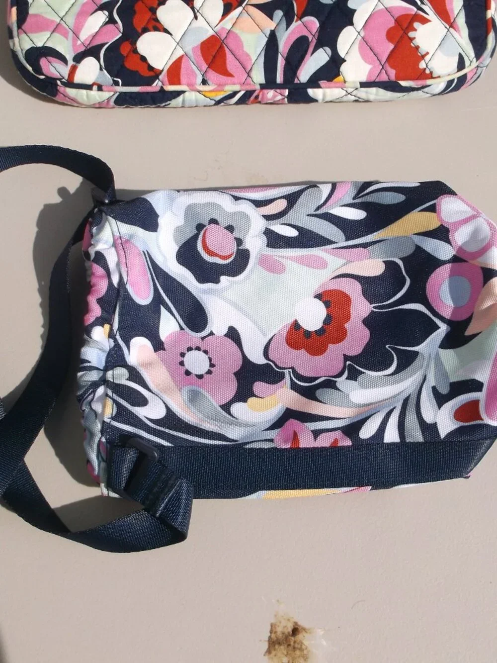 ✈️ Like New 2 Vera Bradley colorful, floral, lined, bags
